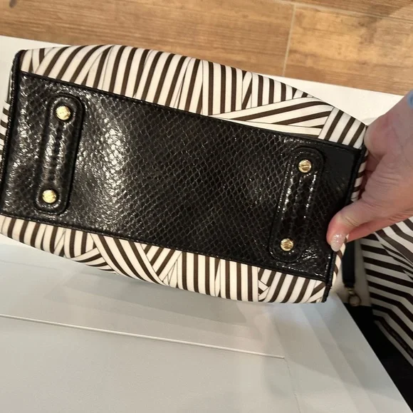 Henri Bendel NWT Disturbed Stripe Barrel Satchel Rare - Picture 14 of 16